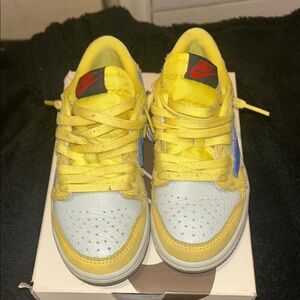 Used Nike Travis Scott Kids Sneakers in Yellow and Light Blue